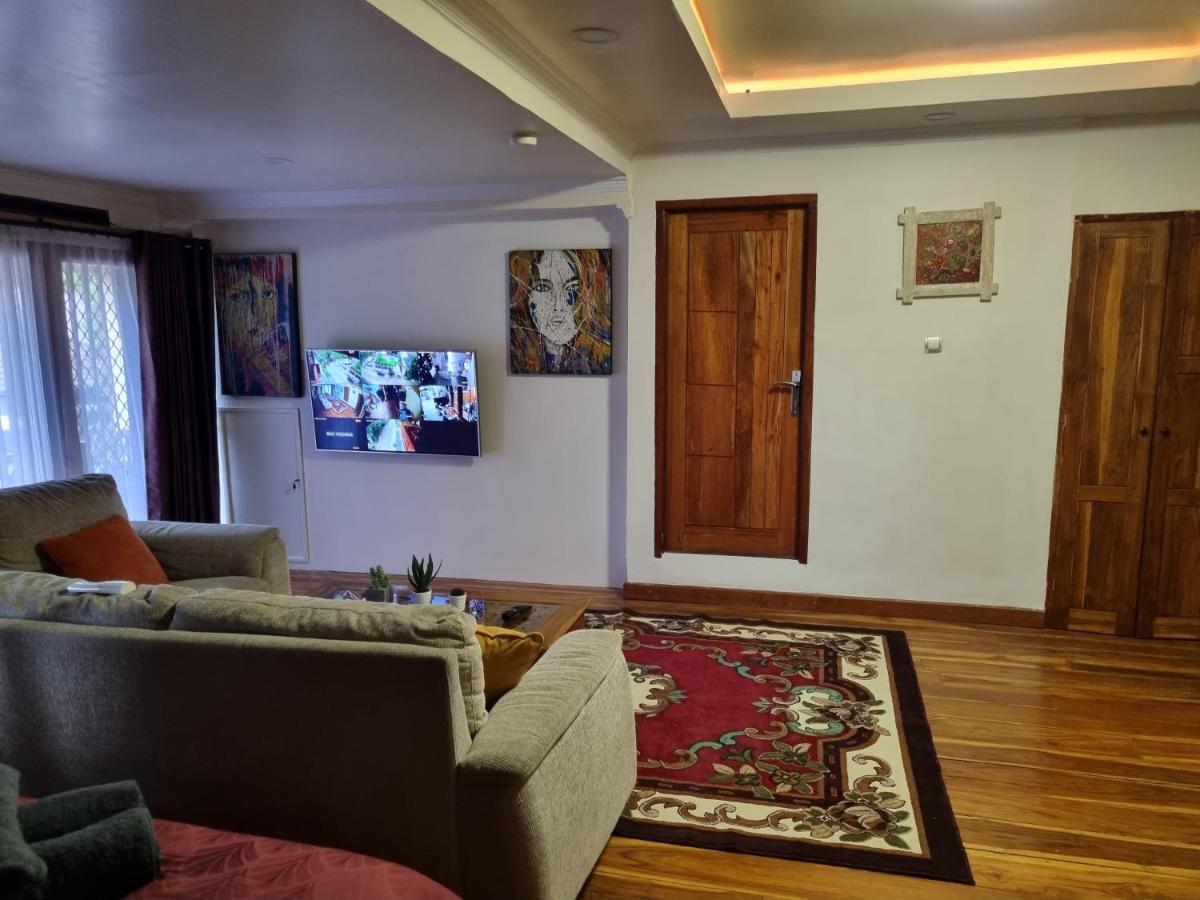 Suci'S Friendly Apartments Mataram Extérieur photo